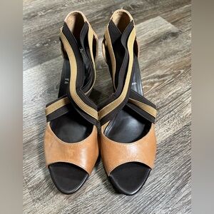 Rockport Audry Cross Strap Gore 3.25" Heels Tan/Brown, sz:7.5m‎